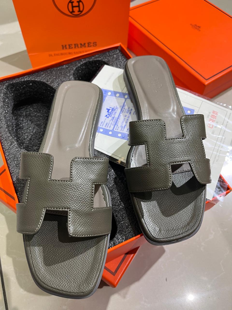HERMES Luxury Comfort Slide Sandals – Premium Leather | 17 Color Options
