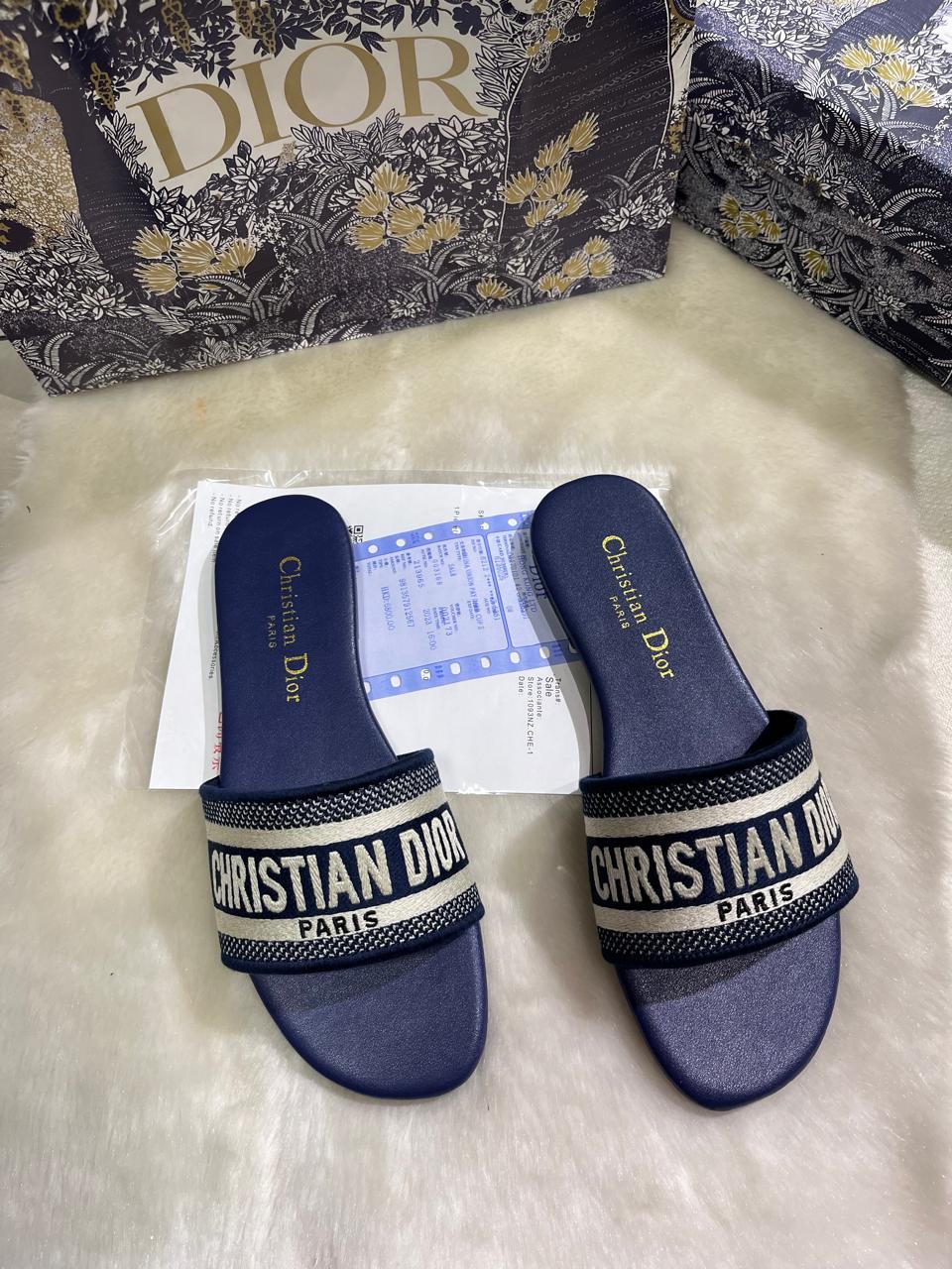 Slide Sandals / christan Dior (Dway Sandal )