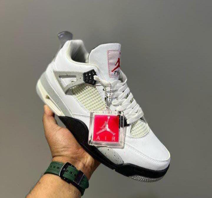 Air Jordan 4 – Iconic Basketball Sneakers | Premium Quality