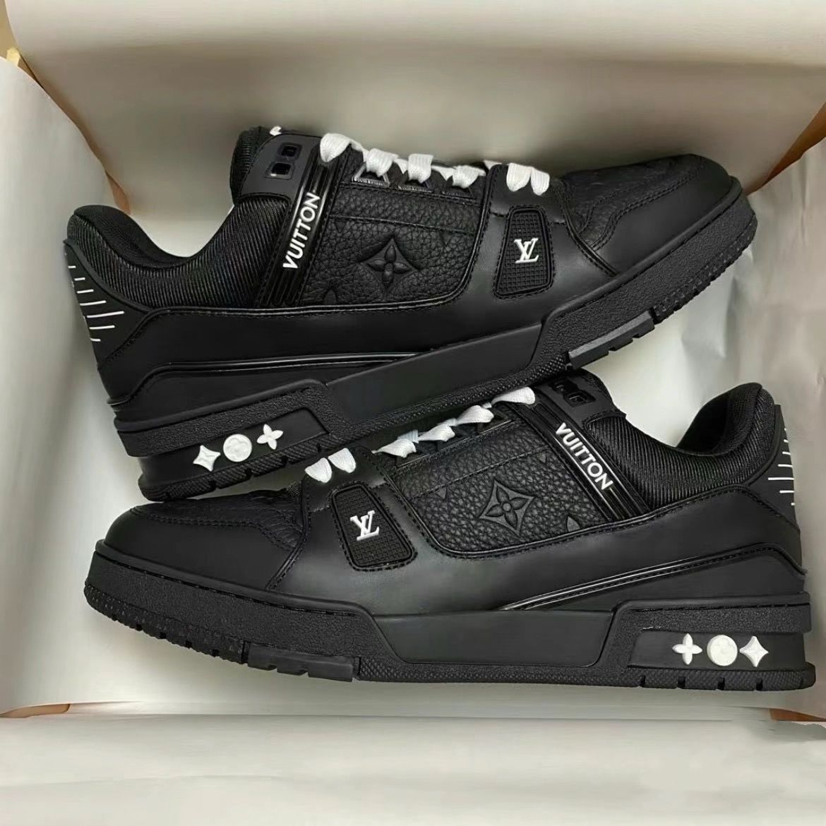 Louis Vuitton LV Trainer – Luxury Designer Sneakers (High copy)