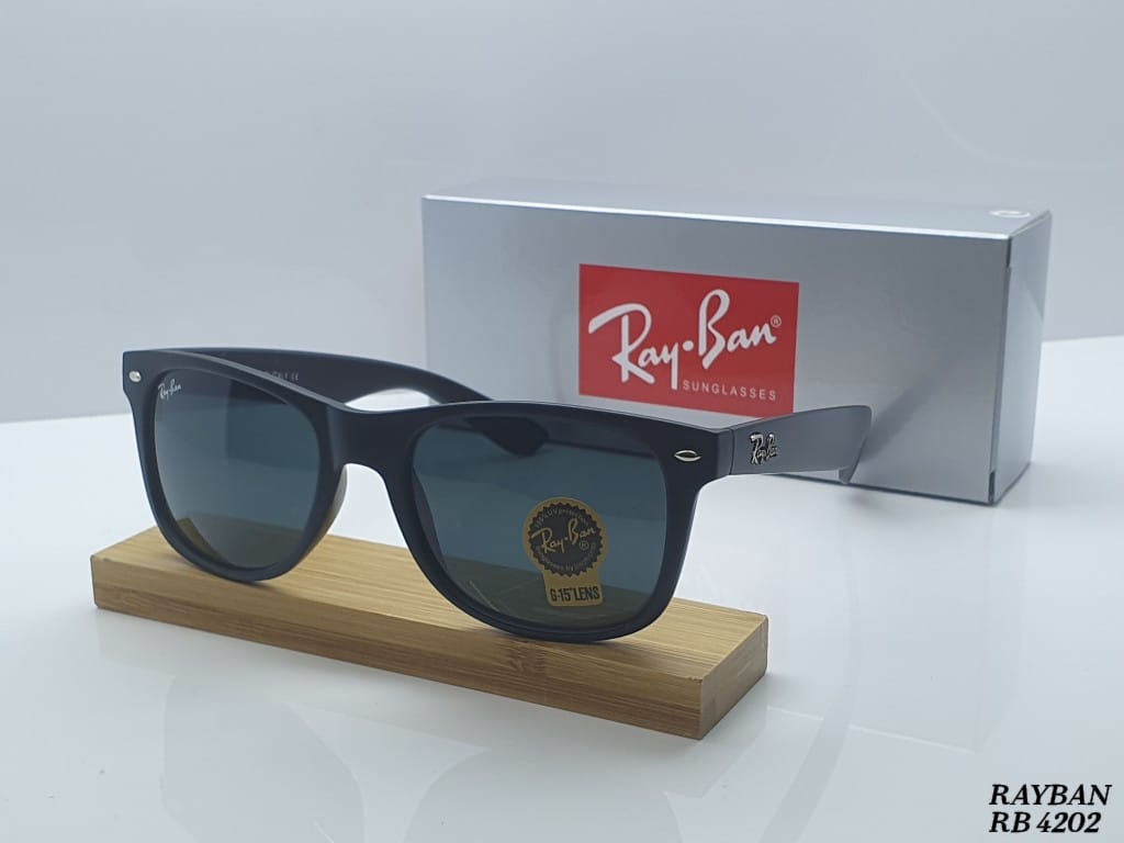 Ray-Ban Style Classic Sunglasses – UV Protection Premium Frame